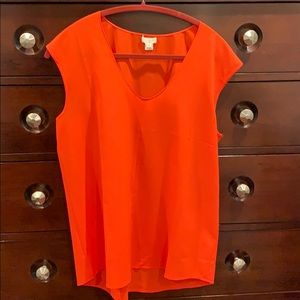 Sleeveless shell top